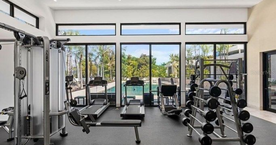 Fitness Centers With Pools Near Me Hero Banner